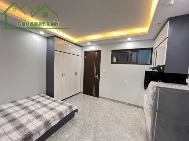 Cực hiếm! Phố Nguyễn Trãi,29 phòng - thang máy- ô tô - dòng tiền 1 tỷ/năm 120m2 x 8Tx15 tỷ - 2