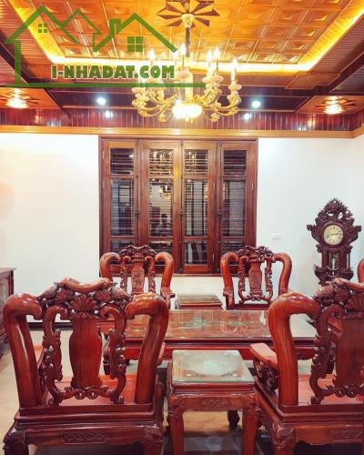Cho thuê biệt thự KĐT Việt Hưng. S: 200m2. Thiết kế gồm 3 tầng 5 ngủ 5wc- - 3