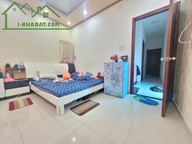 Hẻm Xe Tải Chu Văn An, Phường 12, BìnhThạnh, Ngang 4.1 nở hậu 5.5 x 15m, 2 tầng, Nhỉnh 6Tỷ