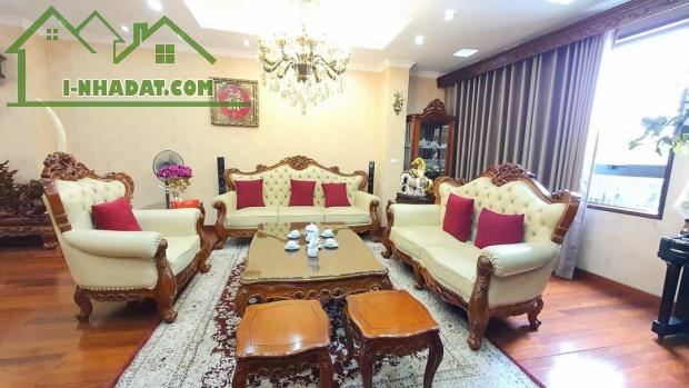 Bán nhà mặt phố Ngô Gia Tự, Long Biên, DT420 m2, Mặt tiền 11m, 3 tầng, Giá hơn 50 tỷ - 1
