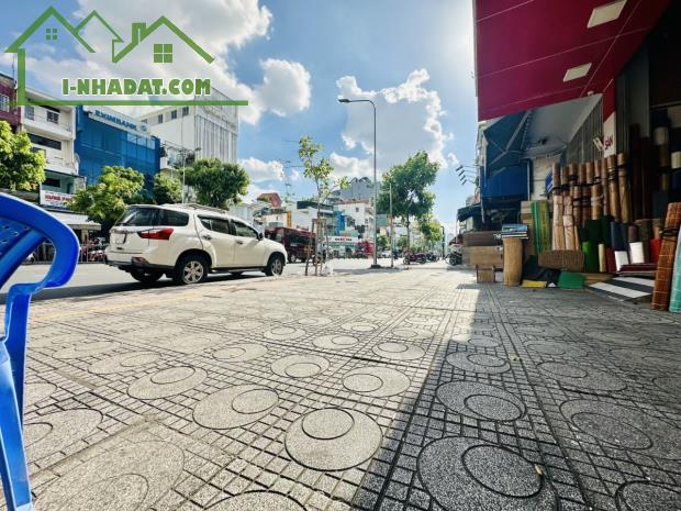 Bán Nhà Mặt Tiền Đường Lý Thái Tổ, Quận 10, 56m2, 4 Lầu, Ngang 3,2m, Dài 17,5m - 1