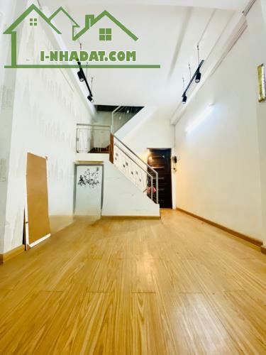 Cần Bán Nhà Mặt Tiền Đường Điện Biên Phủ, Phường 3, Quận 3, 53m2, Ngang 4m.