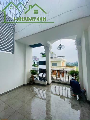 Cần bán Nhà 4 Tầng hẻm 8m đường Lê Văn Chí, P. Linh Trung, 74m², Giá 8.2 Tỷ