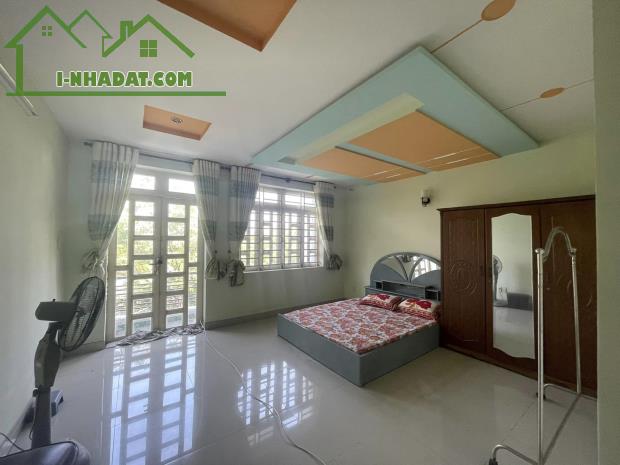 Ngộp ngân hàng, bán nhanh nhà HXH Phạm Văn Hai, 70m2, 3 tầng, chỉ 8 tỷ 500 - 3