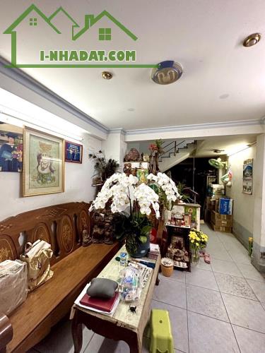 Bán nhà Nguyễn Biểu, Quận 5, Hẻm xe hơi, 5 tầng ở ngay chỉ 6,9 tỷ