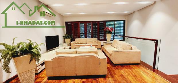 Cho thuê nhà nguyên căn phố Cổ Linh, Long Biên, Hà Nội. Giá 15 triệu/th