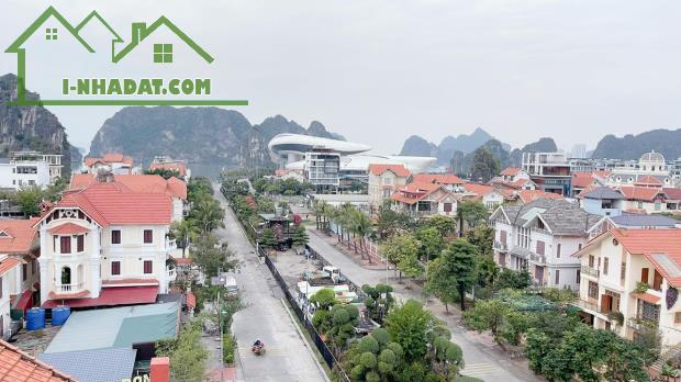 Mặt đường Hải Lộc, mặt tiền 8m, nhà tầng thang máy, view biển, trung tâm Hạ Long