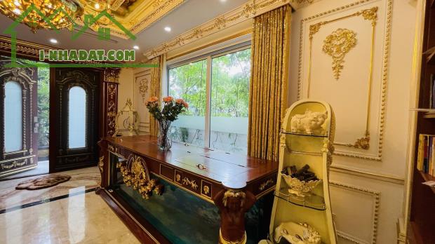 Bán Căn liền kề Nguyệt Quế Vinhomes The Harmony Long Biên. DT260m2 giá nhỉnh 95 tỷ - 3