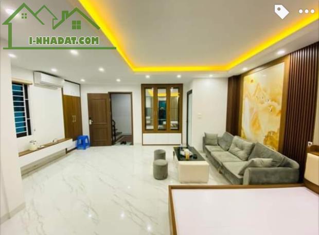 Chính chủ bán nhà 7 tầng thang máy oto tránh ngõ 68 Cầu Giấy 50m2x7T nhỉnh hơn 18 tỷ