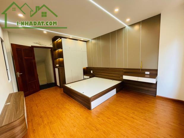 CHỦ GIẢM CHÀO CÒN 8.5 TỶ NHÀ PHỐ BẠCH MAI 30M2, KINH DOANH, VỈA HÈ SIÊU RỘNG CẦN BÁN LUÔN