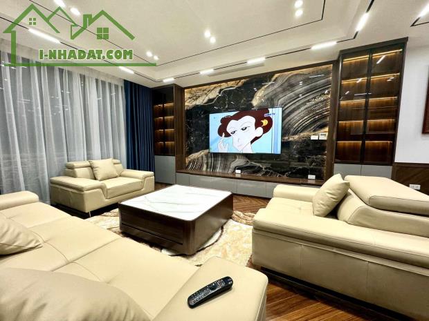 BÁN GẤP NHÀ ĐẸP PHỐ NGUYỄN VĂN CỪ 63M, 7T THANG MÁY, LÔ GÓC, GARA 2 ÔTÔ, FULL NỘI THẤT, KD - 1
