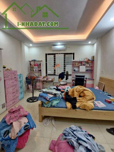Bán nhà ngõ 173 Hoàng Hoa Thám lô góc dân xây ngõ thông ô tô đỗ cửa 27m 5,35 tỷ - 2