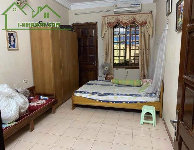 Chỉ 9 tỷ 099 có nhà phân lô 40m2*5T đường Nguyễn Phong Sắc, ô tô, full nội thất ở ngay