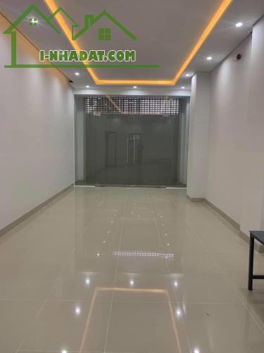 *Bán nhà đối diện chợ Nguyễn Tri Phương, Đường Nguyễn Khoái (7.5m), dt 81m2 giá 8,9 Tỷ