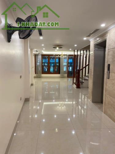 Mặt phố view hồ Tây, vỉa hè, thang máy, 1 mặt ngõ, kinh doanh đa dạng - 2