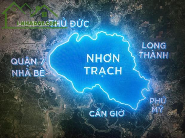 Bán lô đất có sẵn 2 căn nhà, dọn vào ở ngay, cách SG chỉ 7km