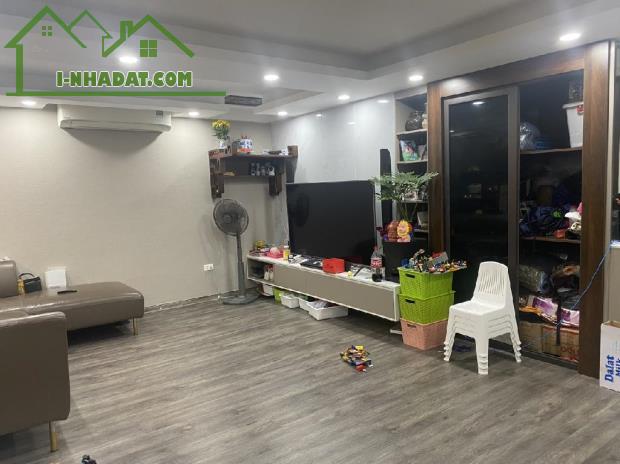 Bán Chung Cư 871 Tổng Cục Chính Trị, Nguyễn Văn Cừ, Long Biên 70m2, chỉ 4,6 tỷ