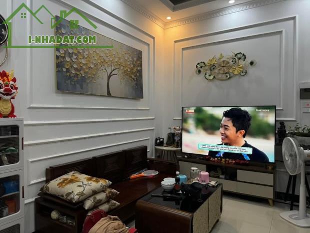 Bán Nhà Phố Hồng Tiến, Bồ Đề, Hoàng Như Tiếp, 32m2, 5 Tầng, Phân Lô, Ô Tô Thông, Hơn 5 Tỷ