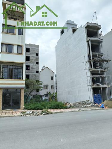 Bán đất tái định cư Ngọc Thụy 70m2 kinh doanh ô tô tránh đối diện vườn hoa. - 2