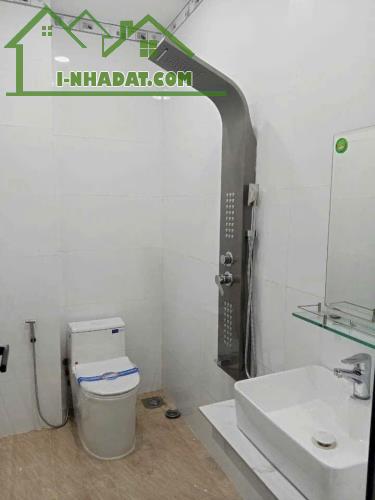 Bán nhà sổ riêng hoàn công 3.35 tỷ/90m2/1 lầu 1 trệt,sân ô tô - 3