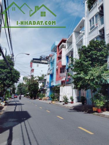 Nhà MT Đường Số 11, P Tân Kiểng, 4x16m, 3 tầng, chỉ 11 tỷ 5, ngay bên Chợ Chiều, Quận 7, B