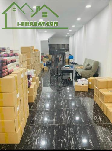 Nhà MT Đường Số 11, P Tân Kiểng, 4x16m, 3 tầng, chỉ 11 tỷ 5, ngay bên Chợ Chiều, Quận 7, B - 1