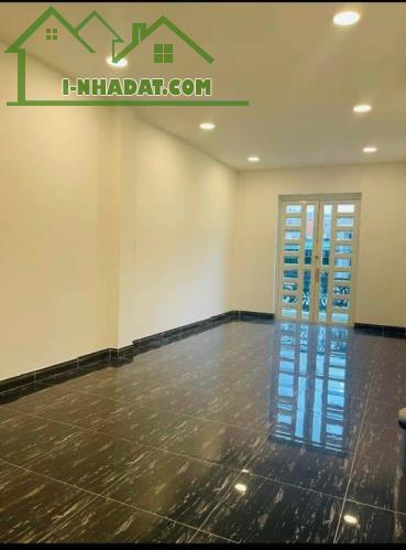 Nhà MT Đường Số 11, P Tân Kiểng, 4x16m, 3 tầng, chỉ 11 tỷ 5, ngay bên Chợ Chiều, Quận 7, B - 4