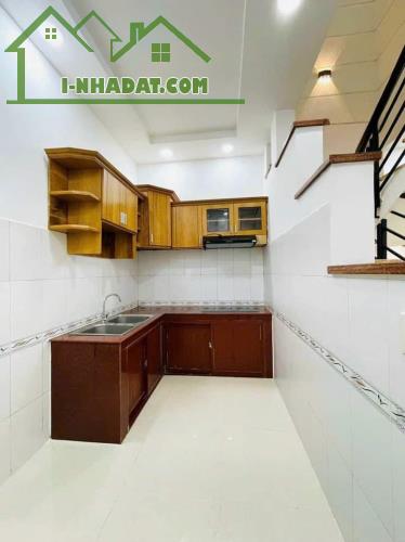 Kẹt tiền bán gấp nhà đường Tôn Đản, Quận 4. Giá 2tỷ700. Hẻm xe hơi. Diện tích 55m2 - 5