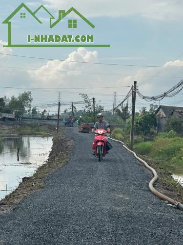 Cần bán  lô đất thổ vườn cực đẹp đường  đá xanh 6m ấp 5 Bình Đức, Bến Lức long an - 2