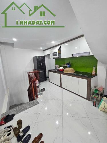 Kim Giang, Hoàng Mai, ngõ Camry đỗ cửa, 34m2, 5 tầng, nhỉnh 6 tỷ - 3