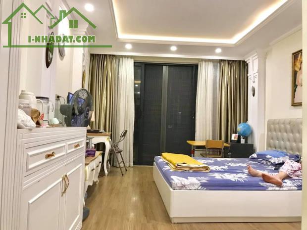 BÁN GẤP NHÀ ĐẸP NGUYÊN HỒNG DT54m2 THANG MÁY + VỈA HÈ- KINH DOANH - 1