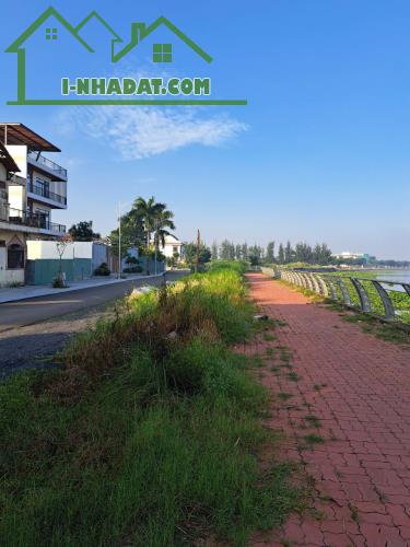 BÁN NHÀ CŨ, LÔ GÓC VIEW SÔNG, ĐƯỜNG NHỰA 10m, SÁT VẠN PHÚC CITY, 10X24; CHỈ CÓ 13,5 TỶ. - 1