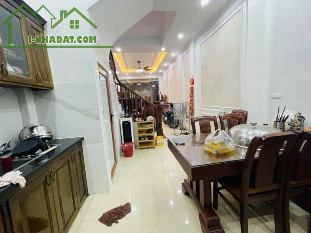 NHÀ PHỐ VỌNG, GẦN PHỐ, KINH DOANH, Ở SƯỚNG, 2 THOÁNG, 48MX4T, MT4 M, GIÁ 9.8 TỶ. +) Vị trí - 1
