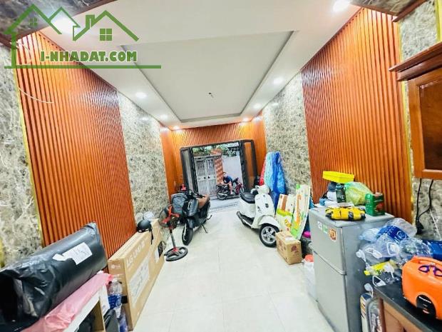 B.án nhà Quận Hai Bà Trưng  Dt 30m / 5 Tầng / Nhỉnh 6 tỏi - 1