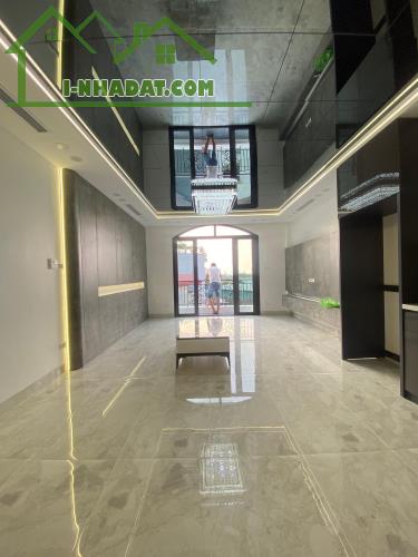 THẠCH BÀN ÔTÔ ĐỖ CỬA 48m2 x 6T THANG MÁY GARA OTO NGÕ THÔNG KINH DOANH. 9,8TỶ - 5