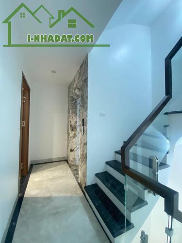 THẠCH BÀN ÔTÔ ĐỖ CỬA 48m2 x 6T THANG MÁY GARA OTO NGÕ THÔNG KINH DOANH. 9,8TỶ - 4