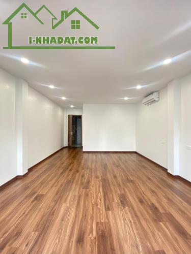 THẠCH BÀN ÔTÔ ĐỖ CỬA 48m2 x 6T THANG MÁY GARA OTO NGÕ THÔNG KINH DOANH. 9,8TỶ - 1