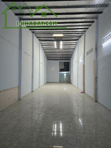 BÁN NHÀ MT Võ Văn Vân, Bình Chánh 2 tầng 200m2(5x40). Kinh doanh đỉnh. Giá chỉ 12,7 tỷ. - 1