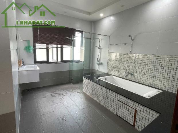 Bán nhà MẶT TIỀN TÊN LỬA-5x20-4 Tầng- Full Nội Thất. Chỉ 11.7 Tỷ - 2