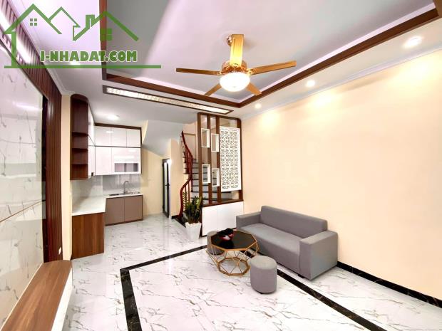 Giá thấp nhất thị trường Đại Mỗ, Nam Từ Liêm 5 Tầng, 3p ngủ giá 4.4 tỷ
