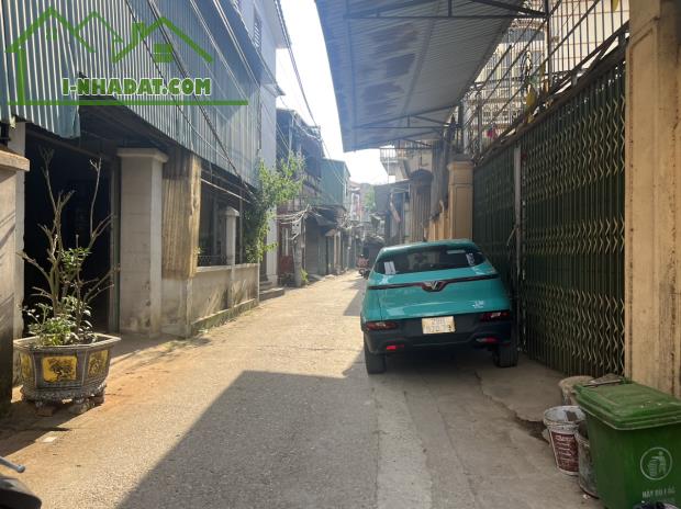 Cc cần b. Án gấp !!!  CAM KẾT GIÁ RẺ NHẤT KHU VỰC 
 Dt : 103m Mt : 4,9m
🚘🚘 Đường 2 ô tô