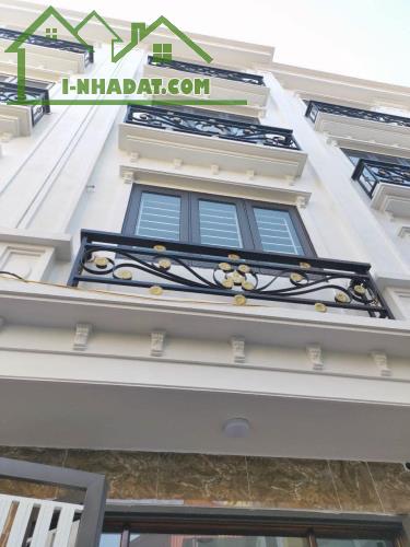 Bán nhà 4 tầng 38m² trước nhà rộng 4m ĐH Thể Dục Thể Thao gần Quốc Lộ 6. Giá 2,45 tỷ - 3