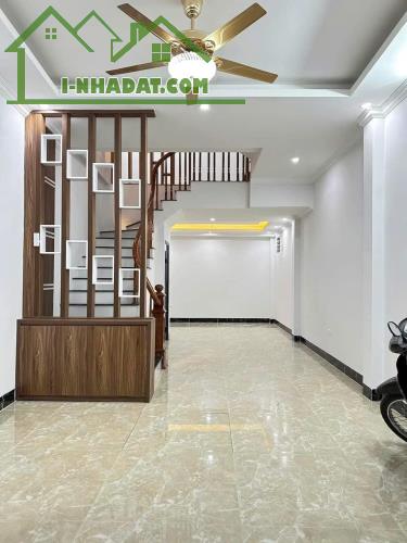 Bán nhà La Phù 38M 5 Tầng, gác lửng, 5P ngủ, 20m ô tô đỗ giá nhỉnh 4 tỷ
