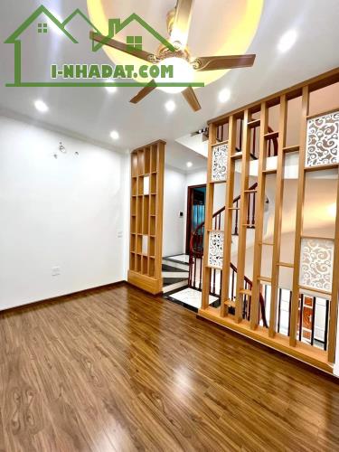 Bán nhà La Phù 38M 5 Tầng, gác lửng, 5P ngủ, 20m ô tô đỗ giá nhỉnh 4 tỷ - 2