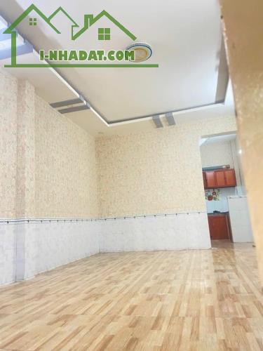 BÌNH TÂN NGAY CHỢ GÒ XOÀI - 40M2 - 2 TẦNG MỚI ĐẸP - HẺM XE HƠI GẦN MẶT TIỀN CHỈ HƠN 3 TỶ - 2