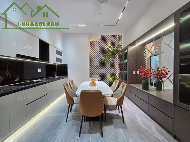 BÁN GẤP NHÀ PHỐ NGUYỄN SƠN 61M x 6 TẦNG, THANG MÁY, Ô TÔ, FULL NỘI THẤT. NHỈNH 10 TỶ - 4