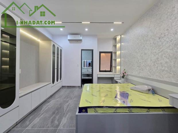 BÁN GẤP NHÀ PHỐ NGUYỄN SƠN 61M x 6 TẦNG, THANG MÁY, Ô TÔ, FULL NỘI THẤT. NHỈNH 10 TỶ - 1