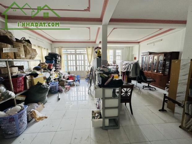 Gấp bán nhà Thủ Đức, 5 tầng, chỉ 18 tỷ, dt đất 150m2, cạnh Mt Đỗ Xuân Hợp, Q.9(cũ). - 2