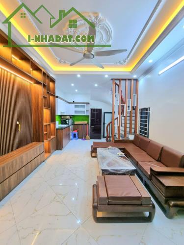 Siêu Phẩm! Nhà đẹp trung tâm Trạm Trôi, Lai Xá, phố Nhổn xây 5 Tầng, giá 4 tỷ - 5