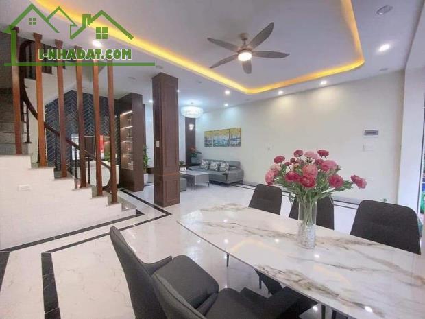 Chỉ cần 3 tỷ có nhà Phương Canh, 33M 5 Tầng, 4 phòng, 30m ô tô đỗ, đường 6m